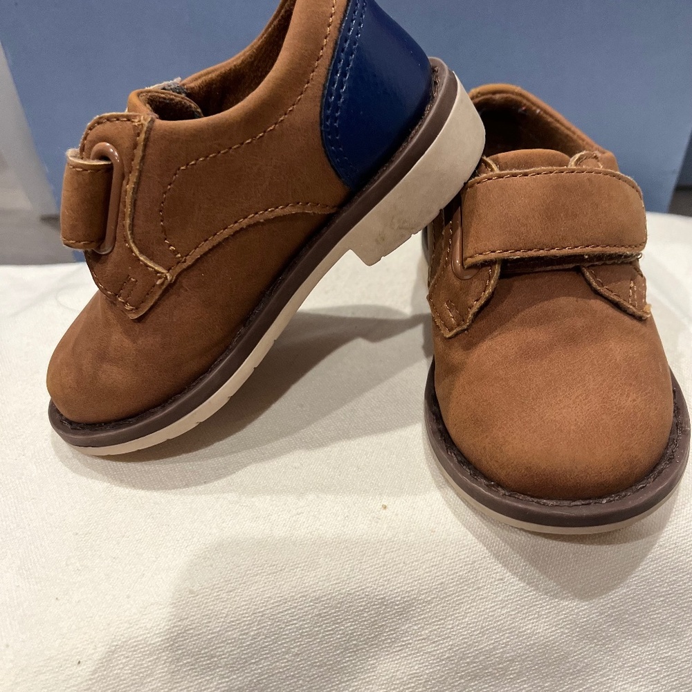 Gymboree toddler boy size 5 shoes